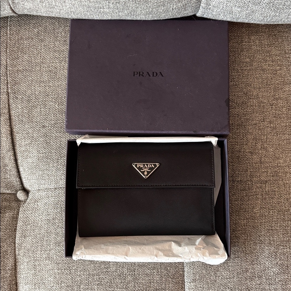 PRADA Vintage Tessuto Nylon Saffiano Leather Tri Fold Wallet Black 90s NWT Box